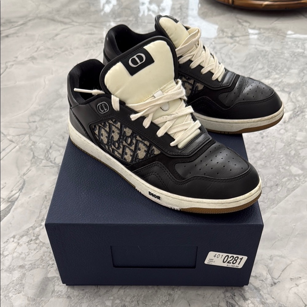 Dior Men's Black and Cream Sneakers